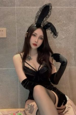 从后面挺进朋友未婚妻视频